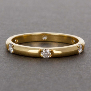 2476-yg_-_straight_on