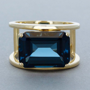 r10599lbt-y_-_straight_on