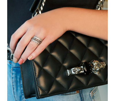 1743r_1998r_62m_17m_2374r_-_lifestyle_18096519