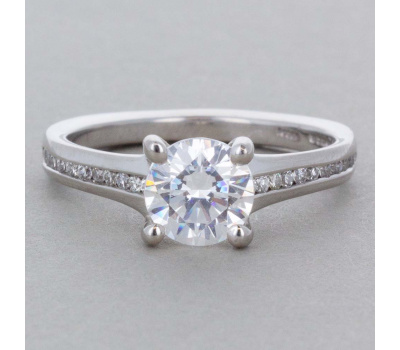 r484-1ld_-_straight_on